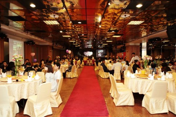 请问婚宴餐厅要如何试菜~~?价格怎么算. \/\/\/\/ 第