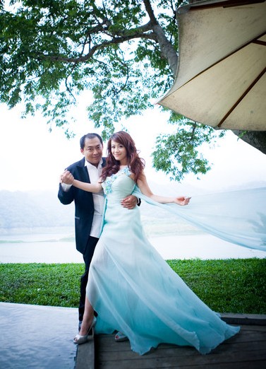 白纱跟蓝色礼服适合搭什么颜色的鞋?,新娘造型